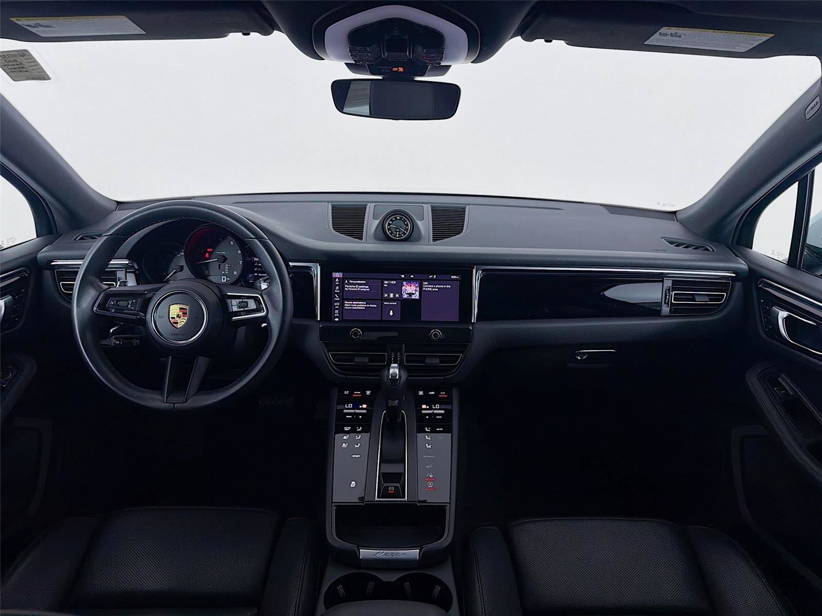 Certified 2023 Porsche Macan Turbo AWD/4WD image 15