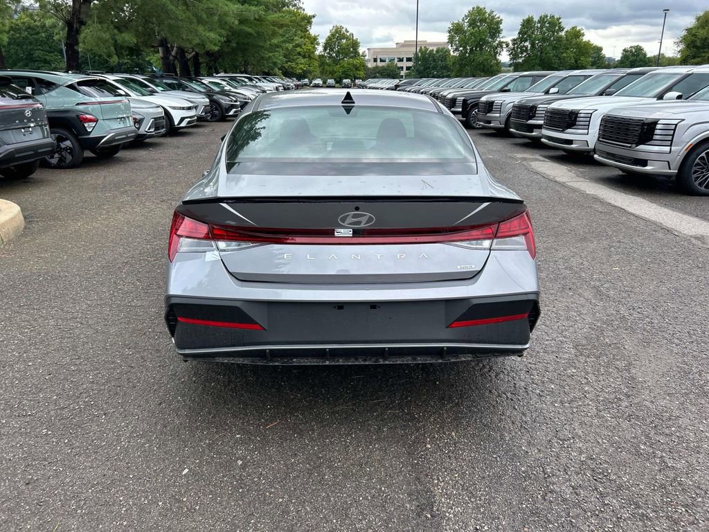 New 2025 Hyundai Elantra SEL FWD image 6