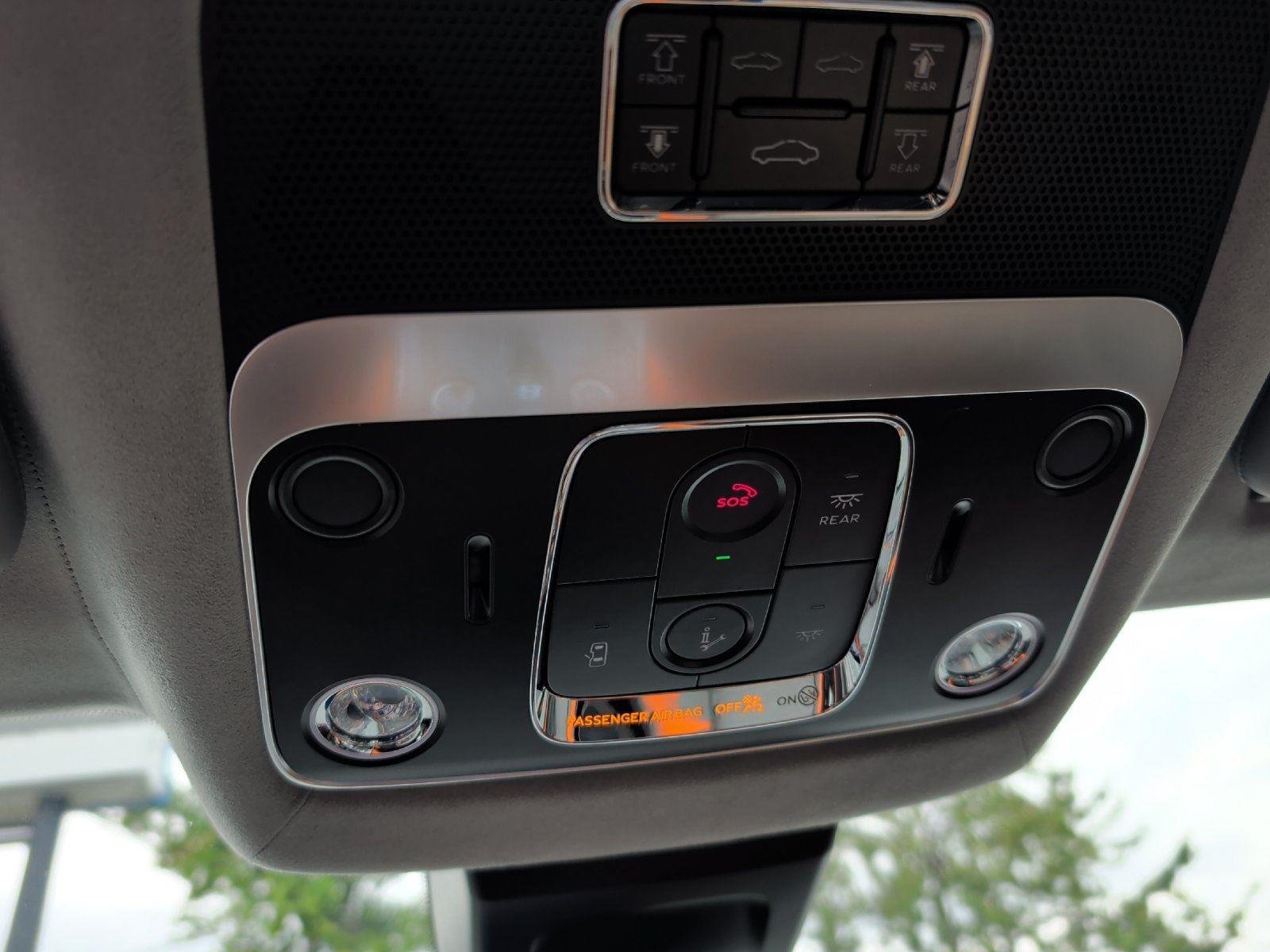 New 2025 Bentley Flying Spur Plug-In Hybrid AWD/4WD image 36