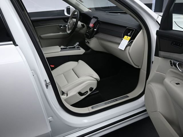 Used 2026 Volvo XC90 T8 Ultra w/ Protection Package Premier image 31
