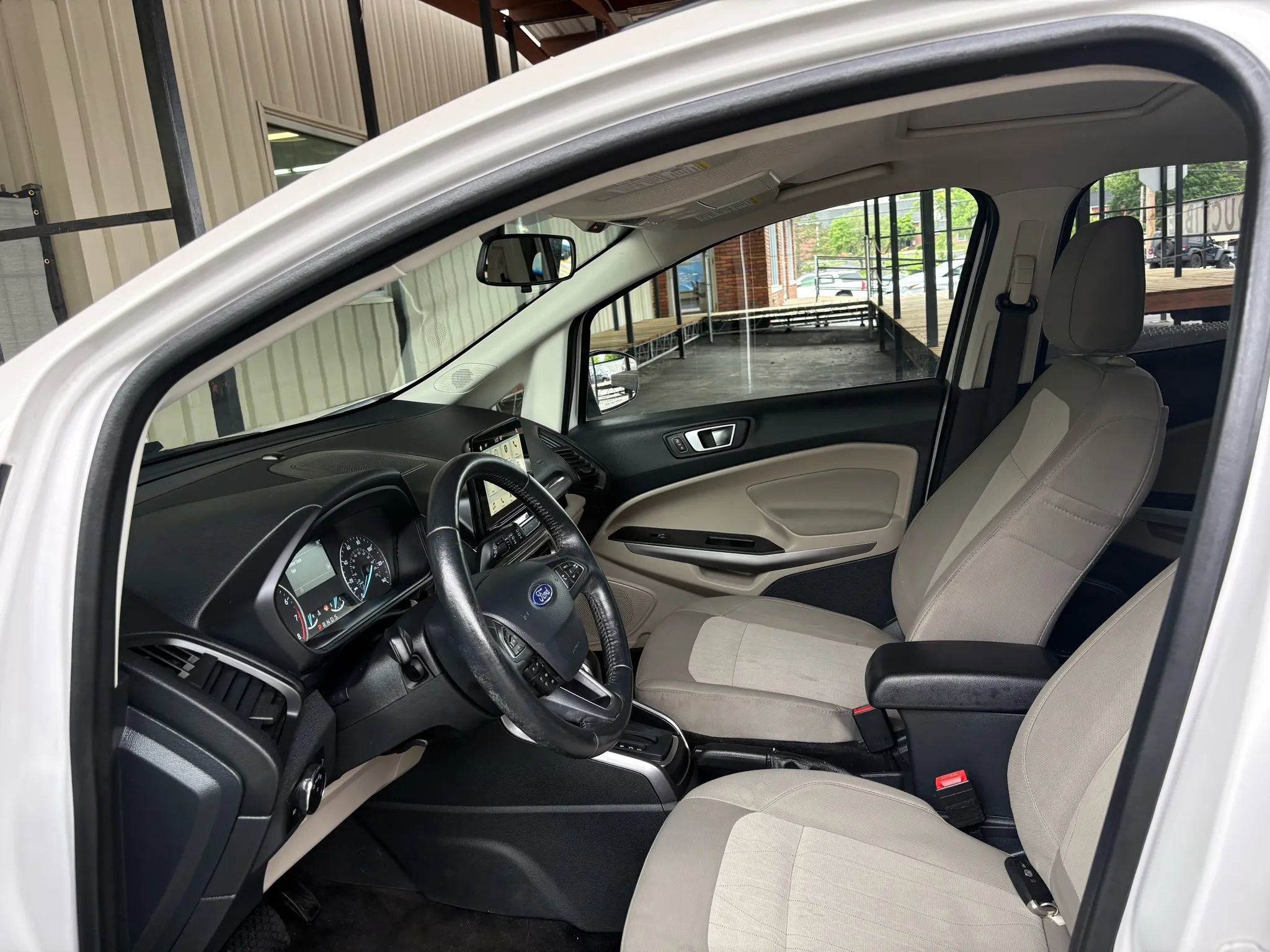 Used 2018 Ford EcoSport SE w/ SE Convenience Package image 53