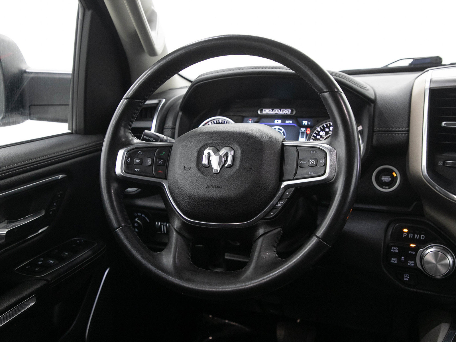 Used 2022 RAM 1500 Laramie AWD/4WD image 18