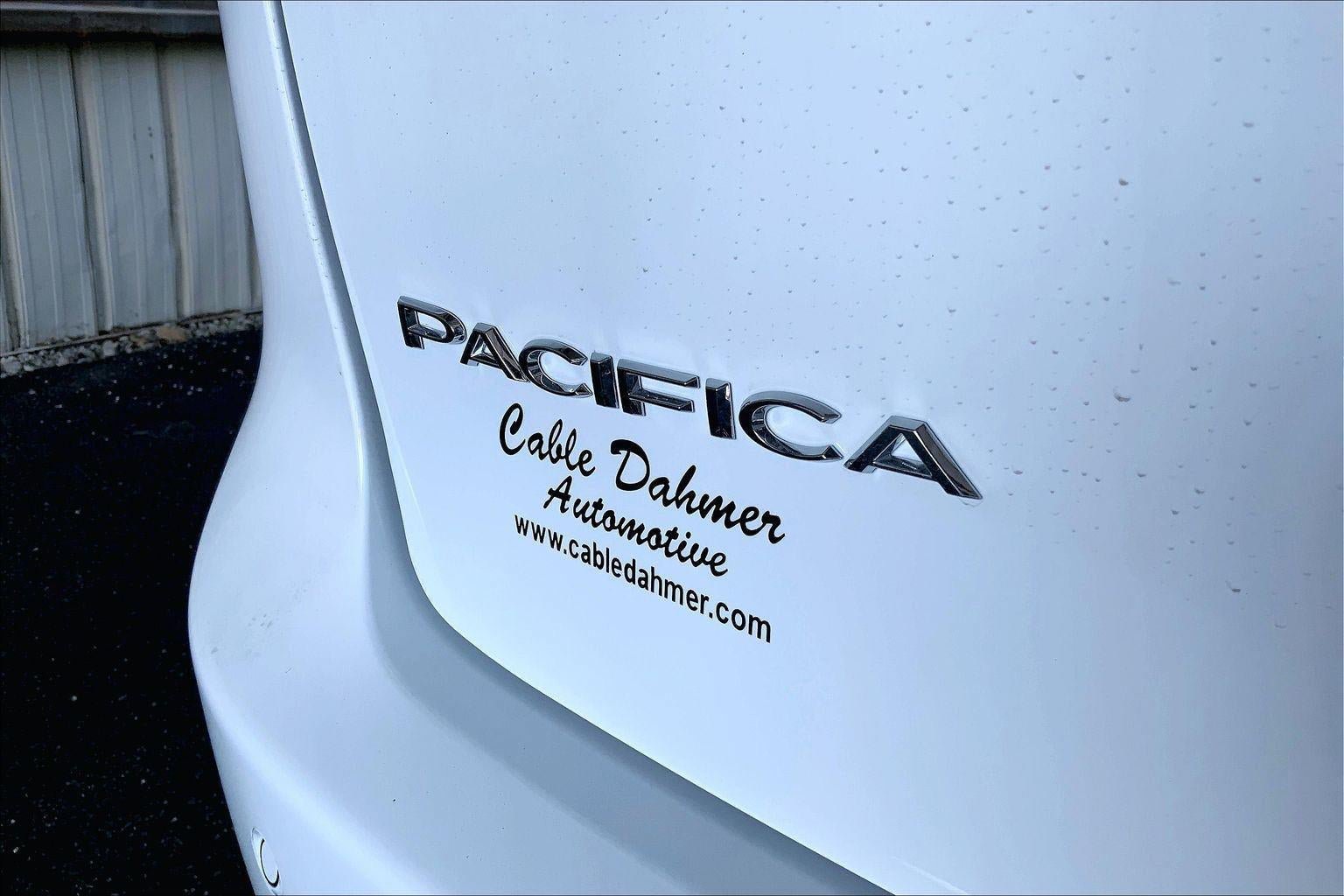 New 2027 Chrysler Pacifica Select w/ Family Tech Group AWD/4WD image 21