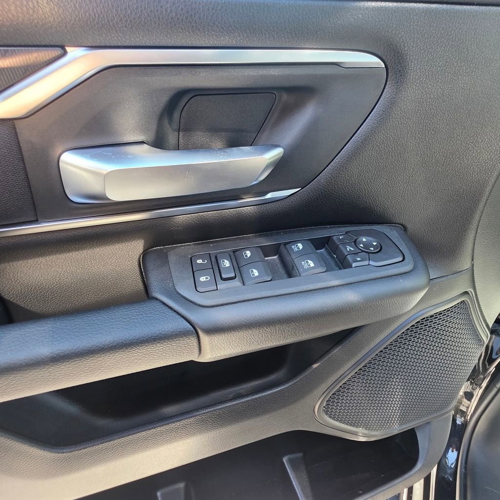 New 2026 RAM 1500 4x4 Crew Cab image 13