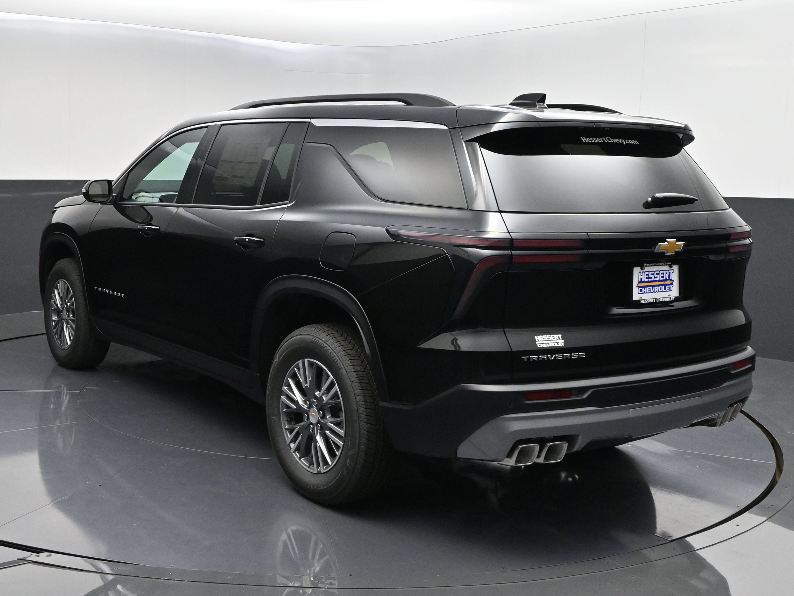 New 2027 Chevrolet Traverse LT FWD image 6