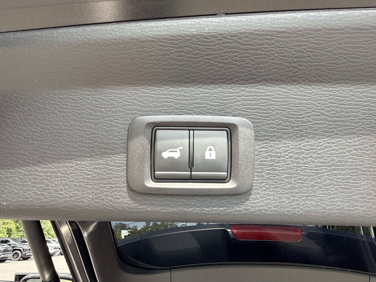 Used 2024 Mitsubishi Outlander SE Black Edition FWD image 34