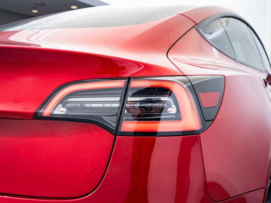 Used 2021 Tesla Model 3 Standard Range Plus image 9