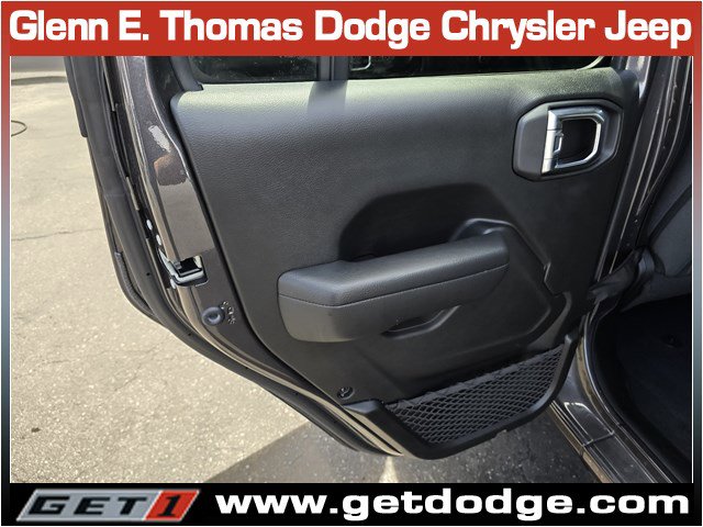 Used 2025 Jeep Wrangler Sport S image 28