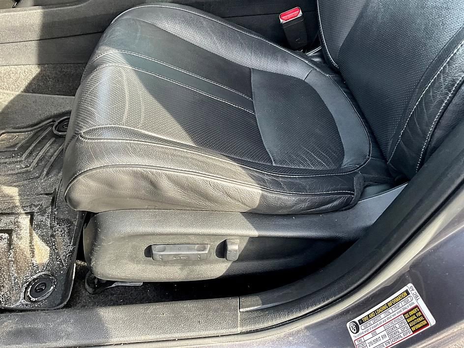 Used 2017 Honda Civic Touring image 15