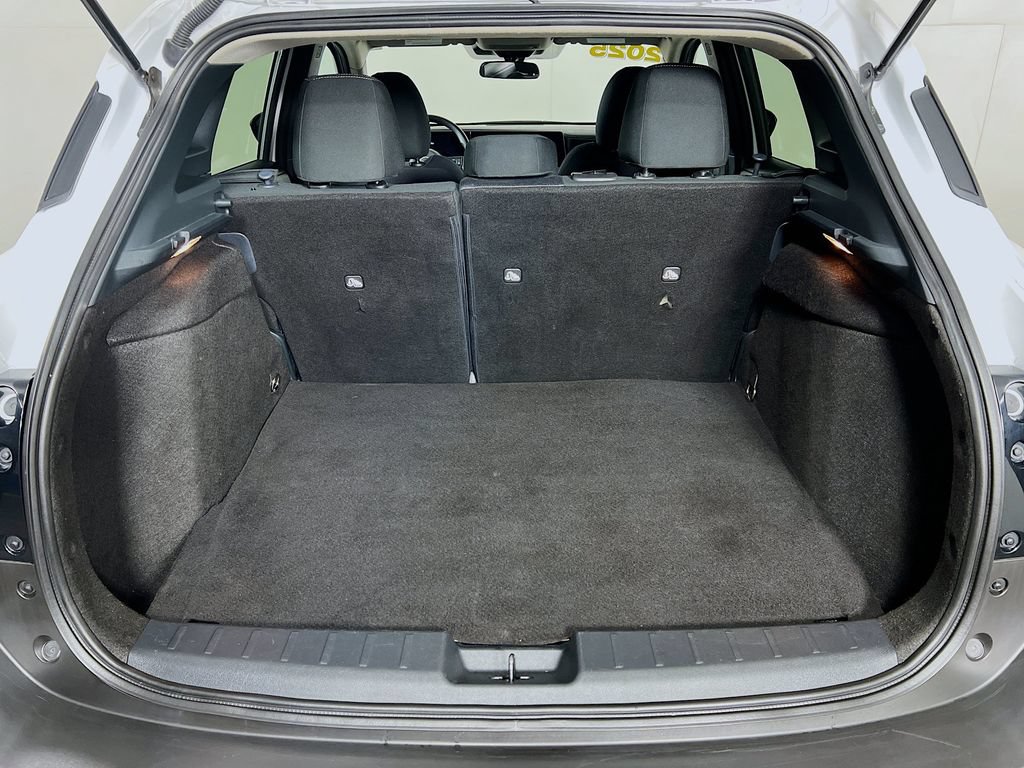Used 2025 Nissan Kicks SV AWD/4WD image 22