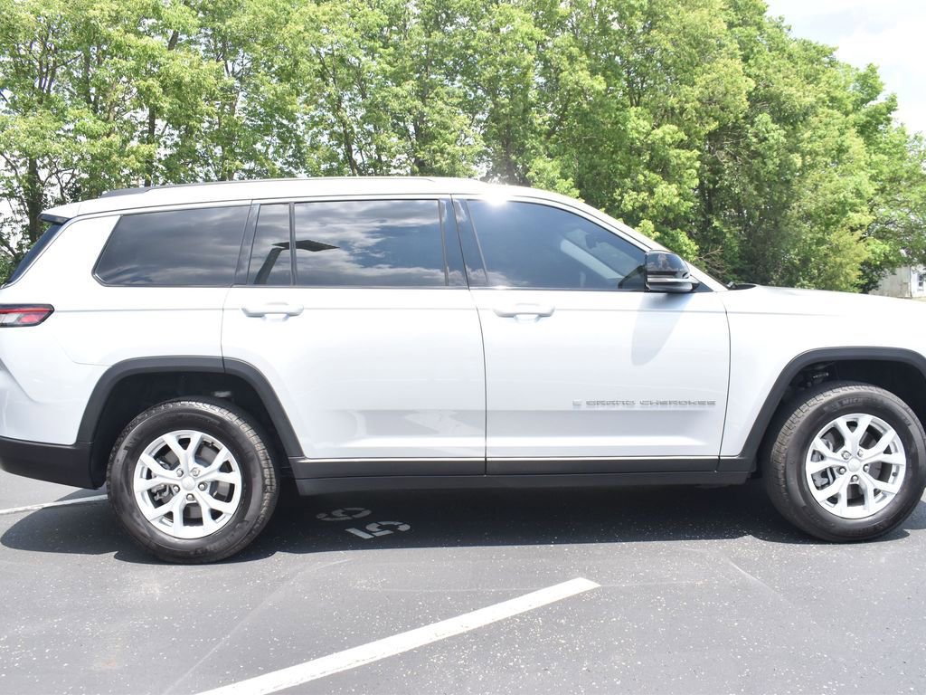 Used 2023 Jeep Grand Cherokee L Limited w/ Trailer Tow Group (B) image 7
