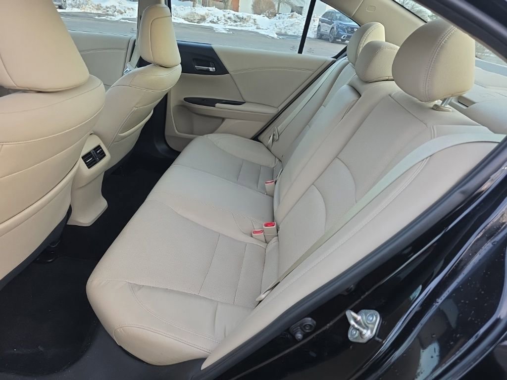 Used 2017 Honda Accord EX-L image 23