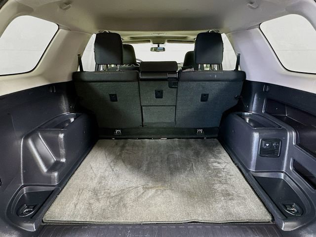 Used 2021 Nissan Titan SL w/ Moonroof Package image 24