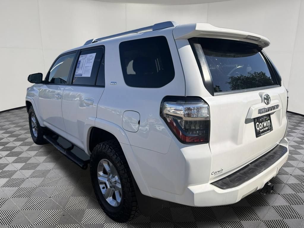 Used 2016 Toyota 4Runner SR5 AWD/4WD image 5