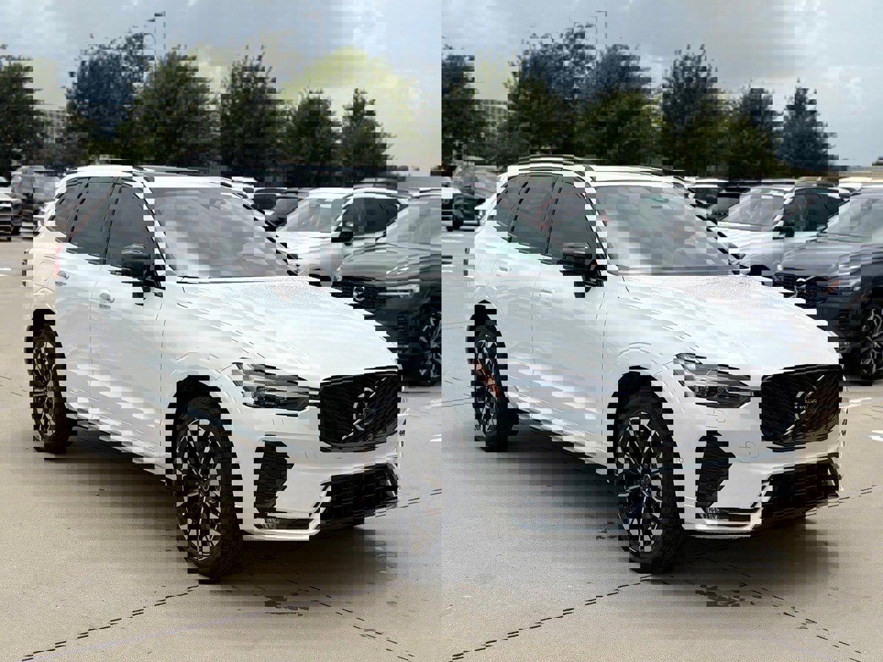 New 2026 Volvo XC60 B5 Plus w/ Protection Package Premier image 4