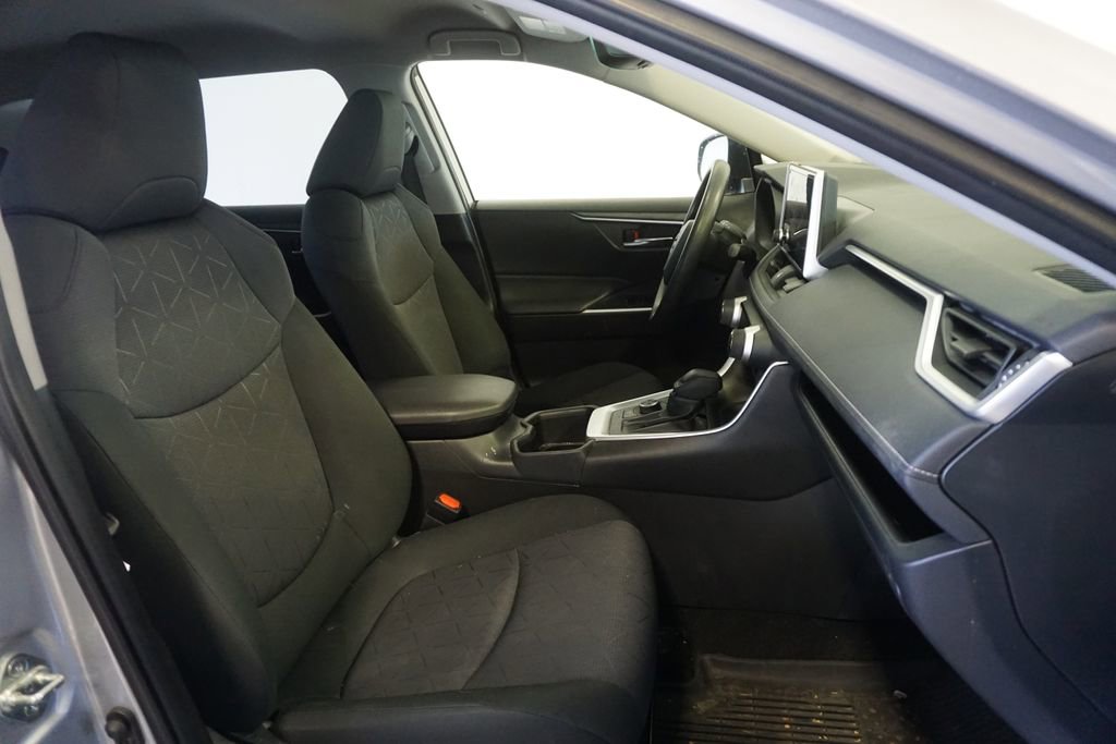 Used 2023 Toyota RAV4 XLE image 17