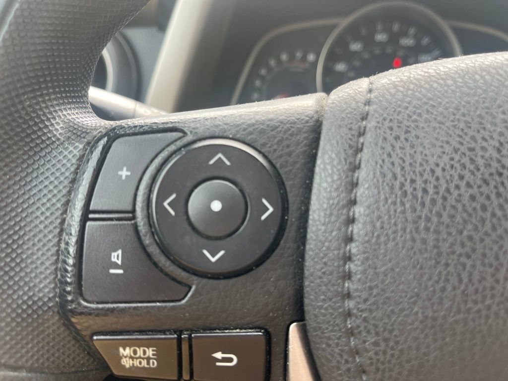 Used 2015 Toyota RAV4 LE FWD image 13
