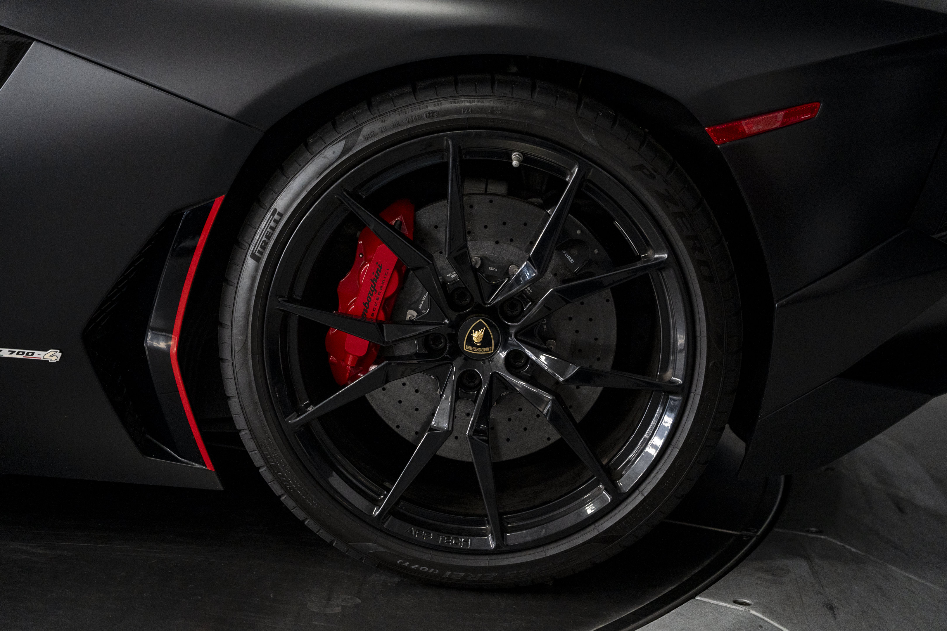 Used 2016 Lamborghini Aventador LP 700-4 AWD/4WD image 12