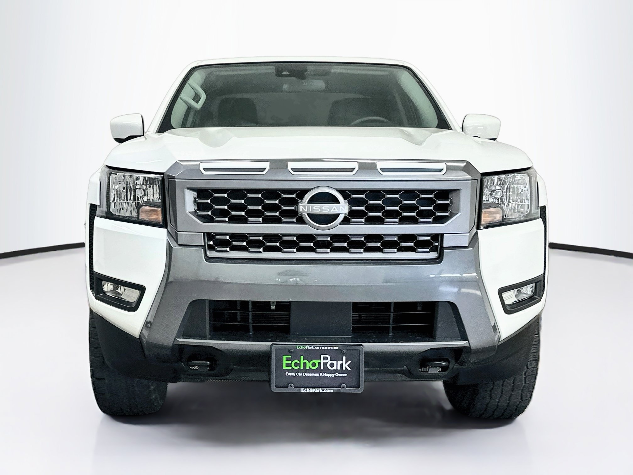 Used 2025 Nissan Frontier SV AWD/4WD image 2