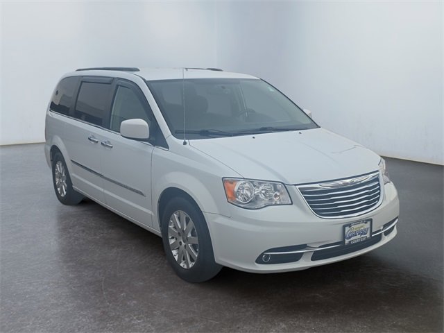 Used 2015 Chrysler Town & Country Touring w/ Driver Convenience Group image 7