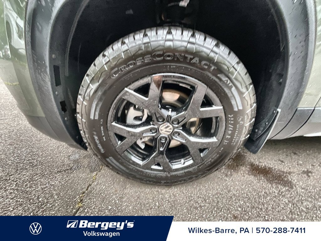Used 2024 Volkswagen Atlas Peak Edition SEL AWD/4WD image 12