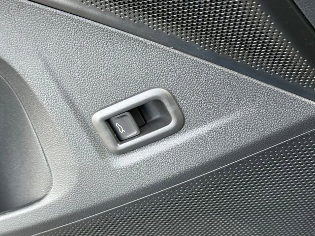 New 2026 Volkswagen Tiguan SE R-Line AWD/4WD image 24
