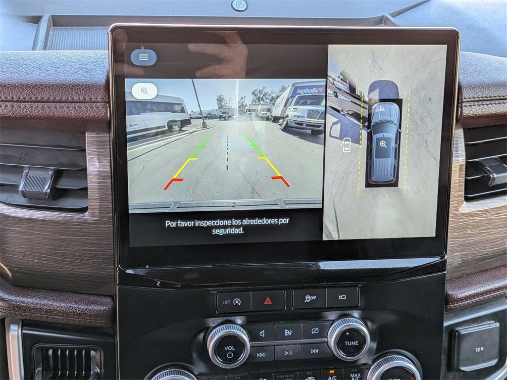 Used 2024 Ford Expedition Limited image 19