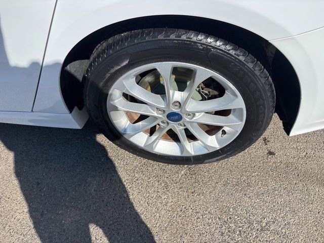 Used 2019 Ford Fusion SE FWD image 43
