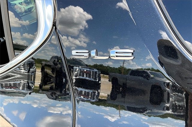 Used 2023 GMC Acadia SLE image 24