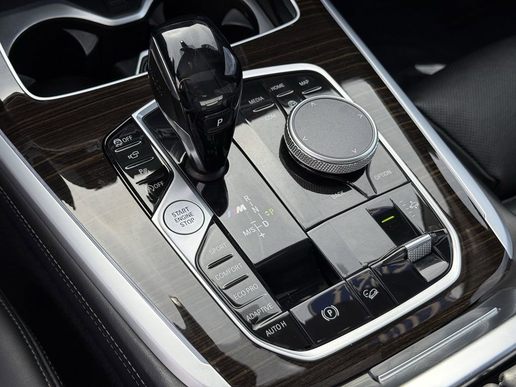 Used 2021 BMW X7 M50i w/ Cold Weather Package image 27