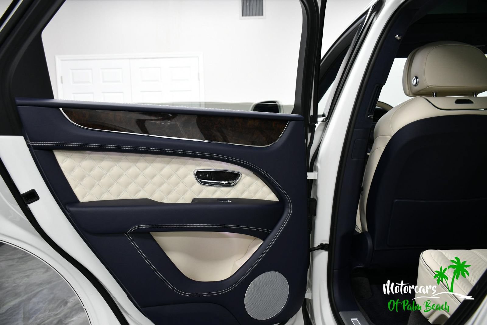 Used 2023 Bentley Bentayga AWD/4WD image 60
