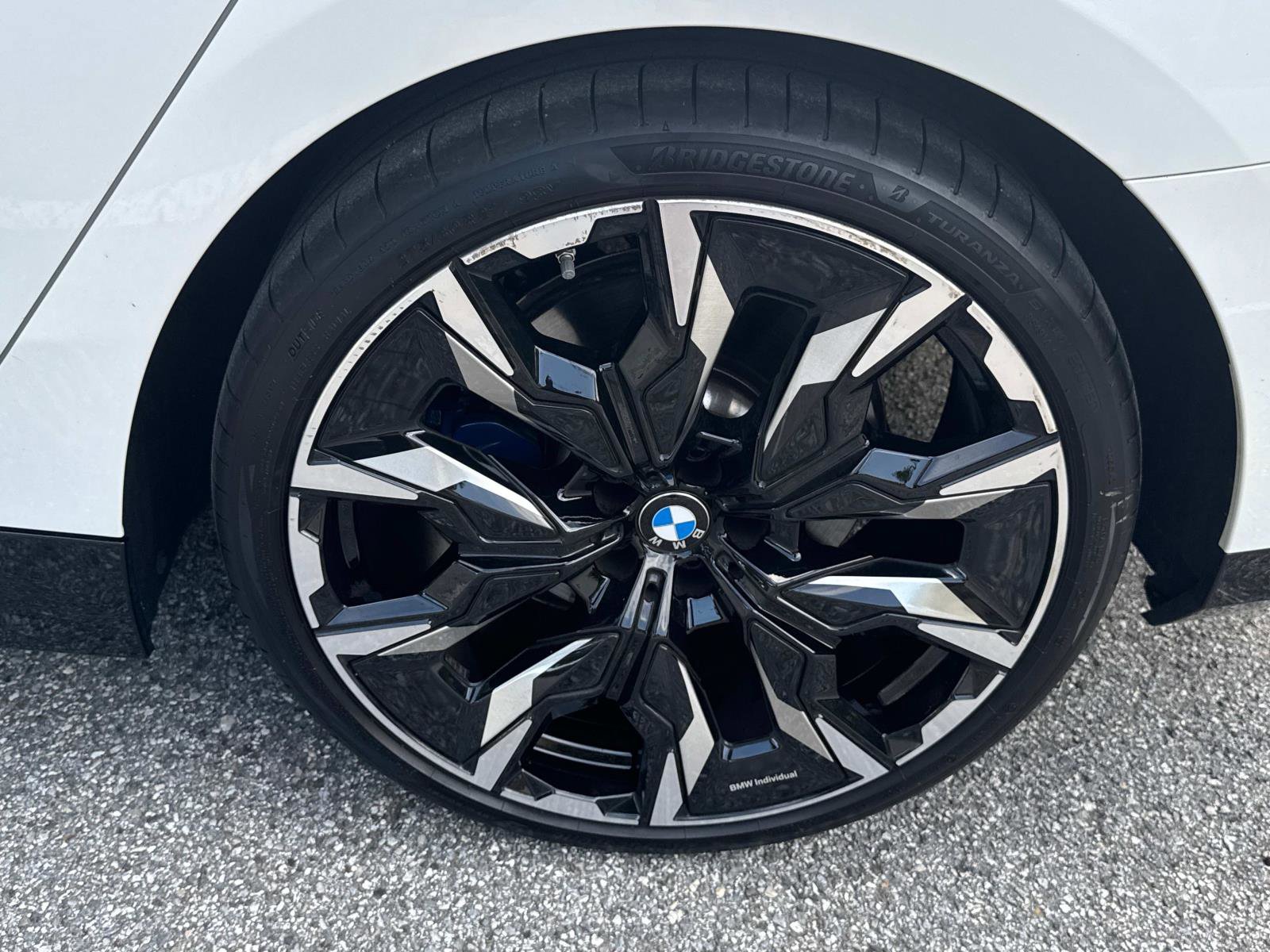 Certified 2025 BMW 530i w/ M Sport Package image 11