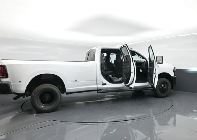 New 2026 RAM 3500 Tradesman AWD/4WD image 64
