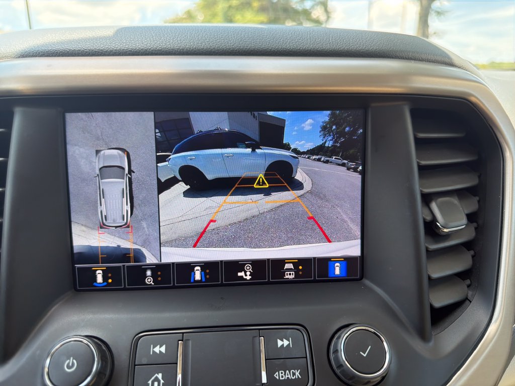 Used 2021 GMC Acadia Denali w/ Denali Technology Package FWD image 8