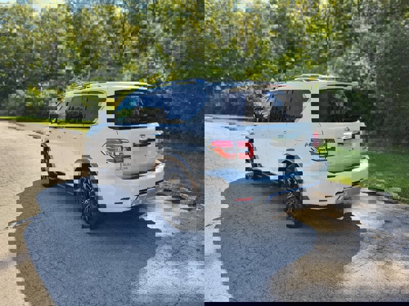 Used 2017 Nissan Armada Platinum image 9