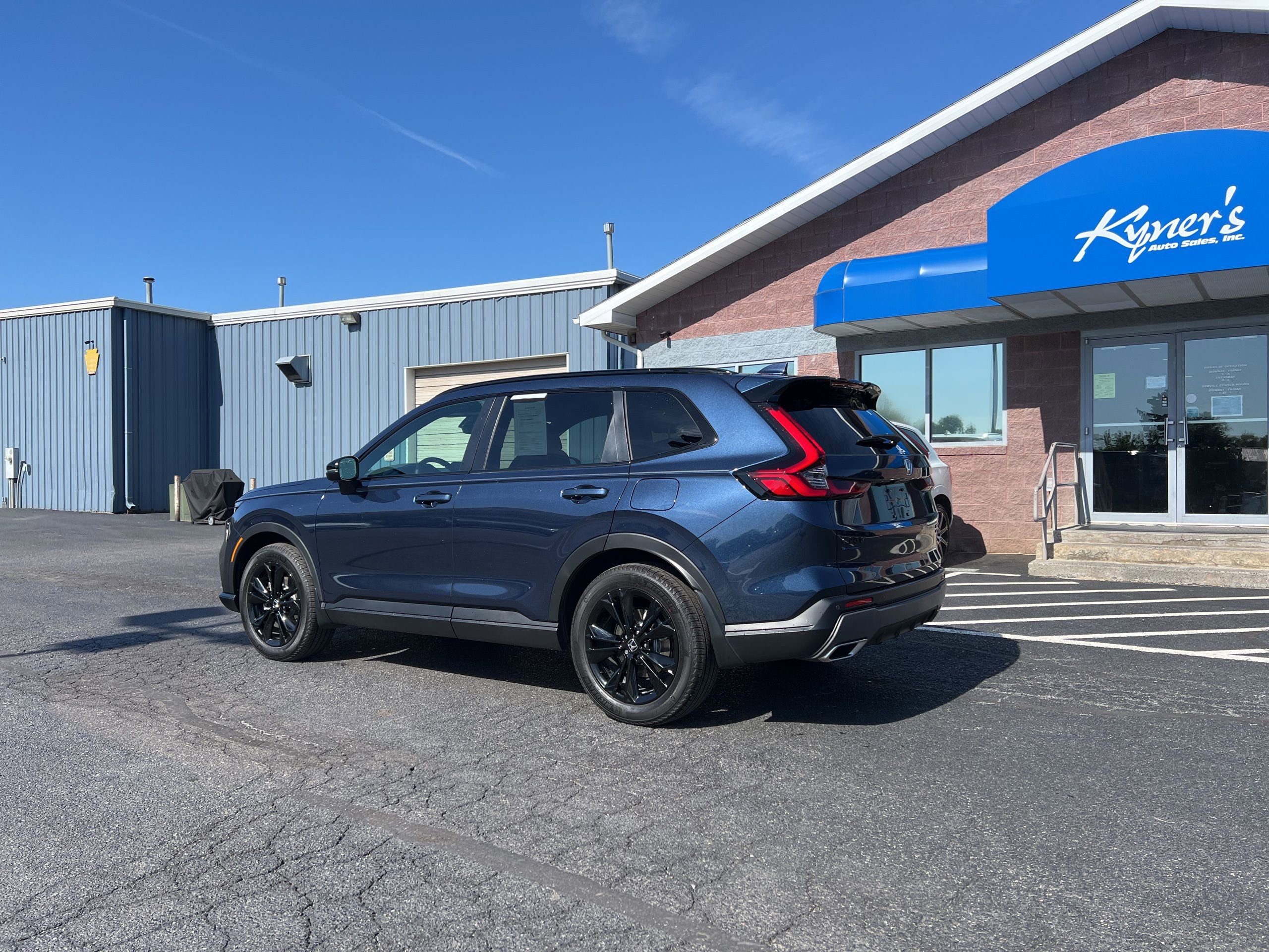 Used 2026 Honda CR-V Sport Touring image 4