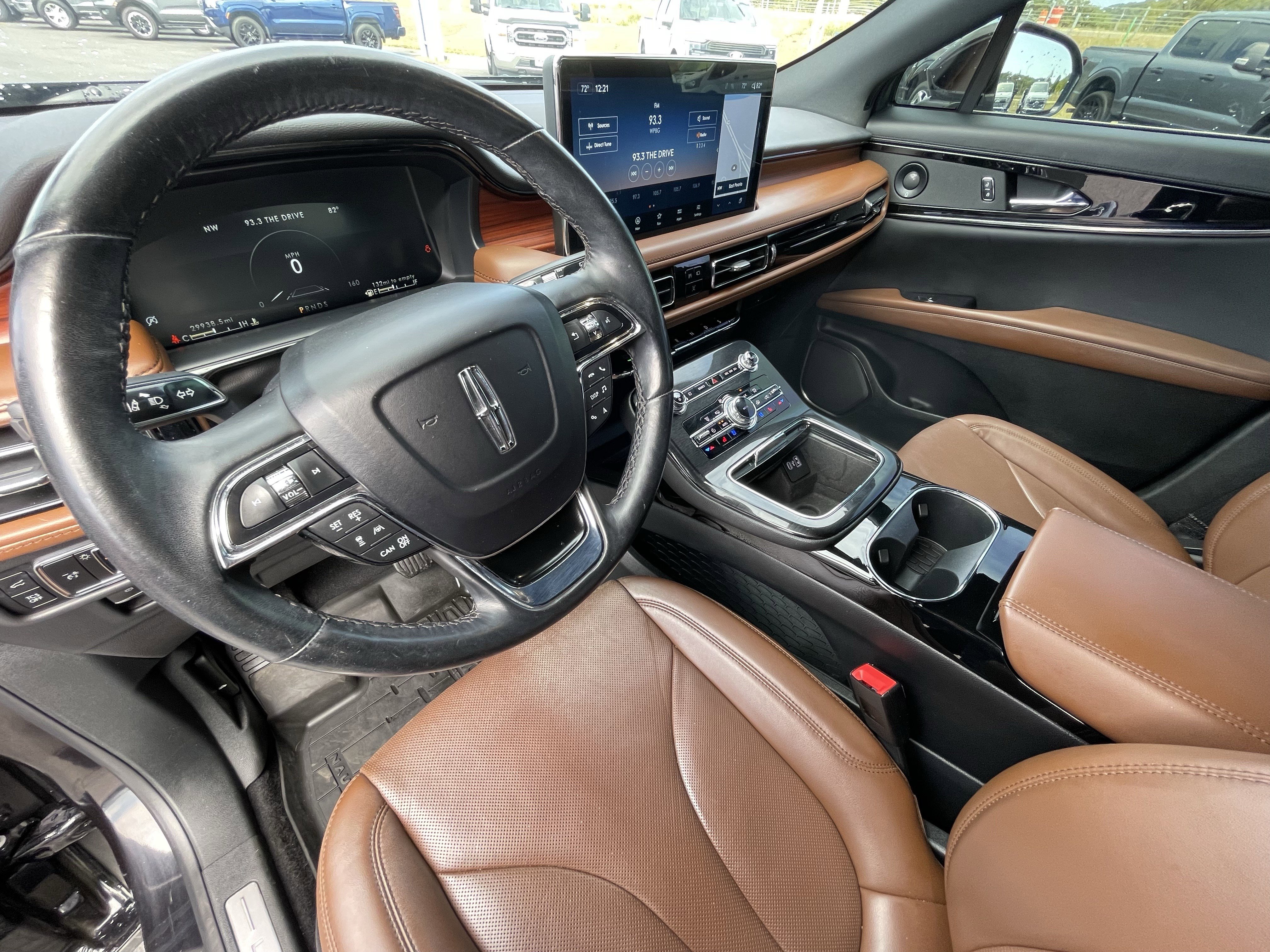 Used 2023 Lincoln Nautilus Reserve w/ Equipment Group 201A image 17