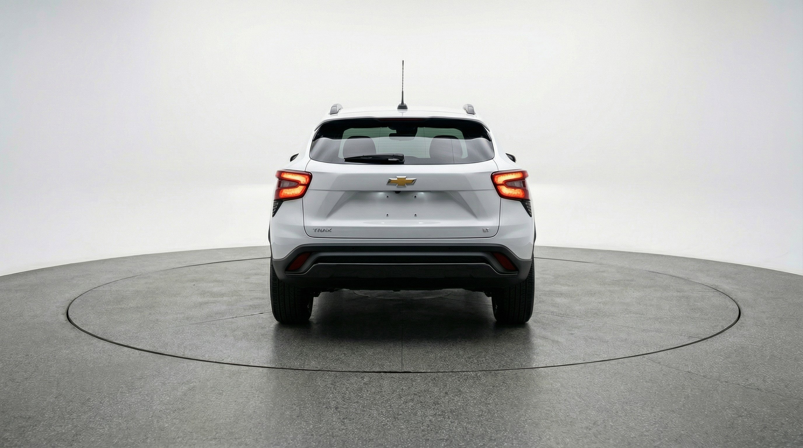 Used 2025 Chevrolet Trax LT FWD image 7