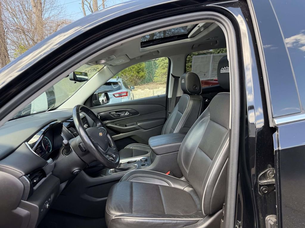 Used 2021 Chevrolet Traverse High Country AWD/4WD image 13
