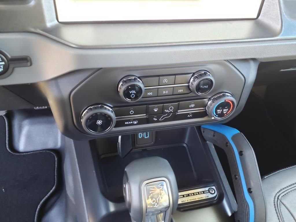 New 2024 Ford Bronco Black Diamond image 14