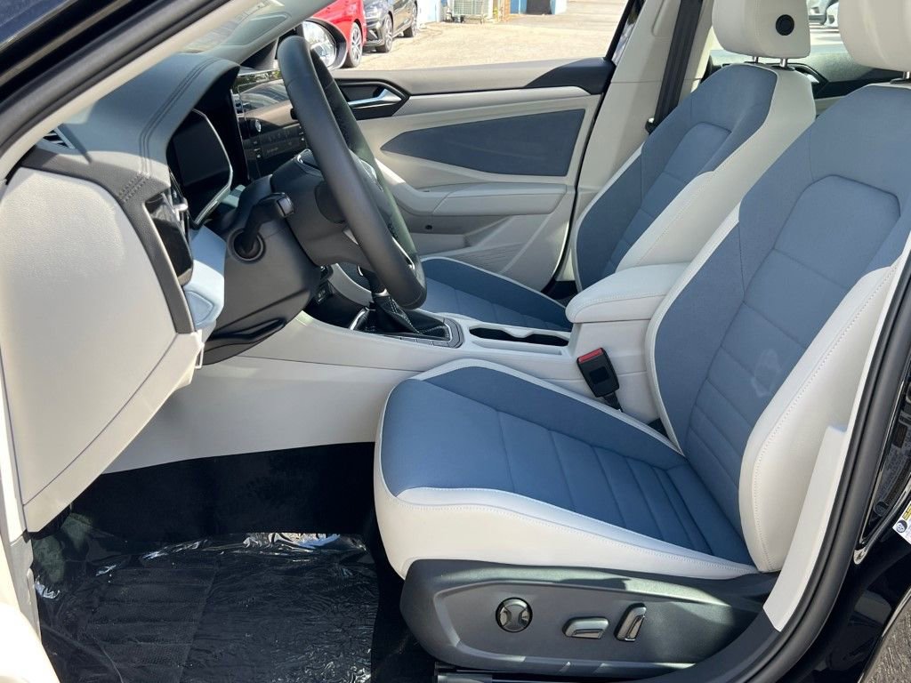 New 2025 Volkswagen Jetta SE image 16