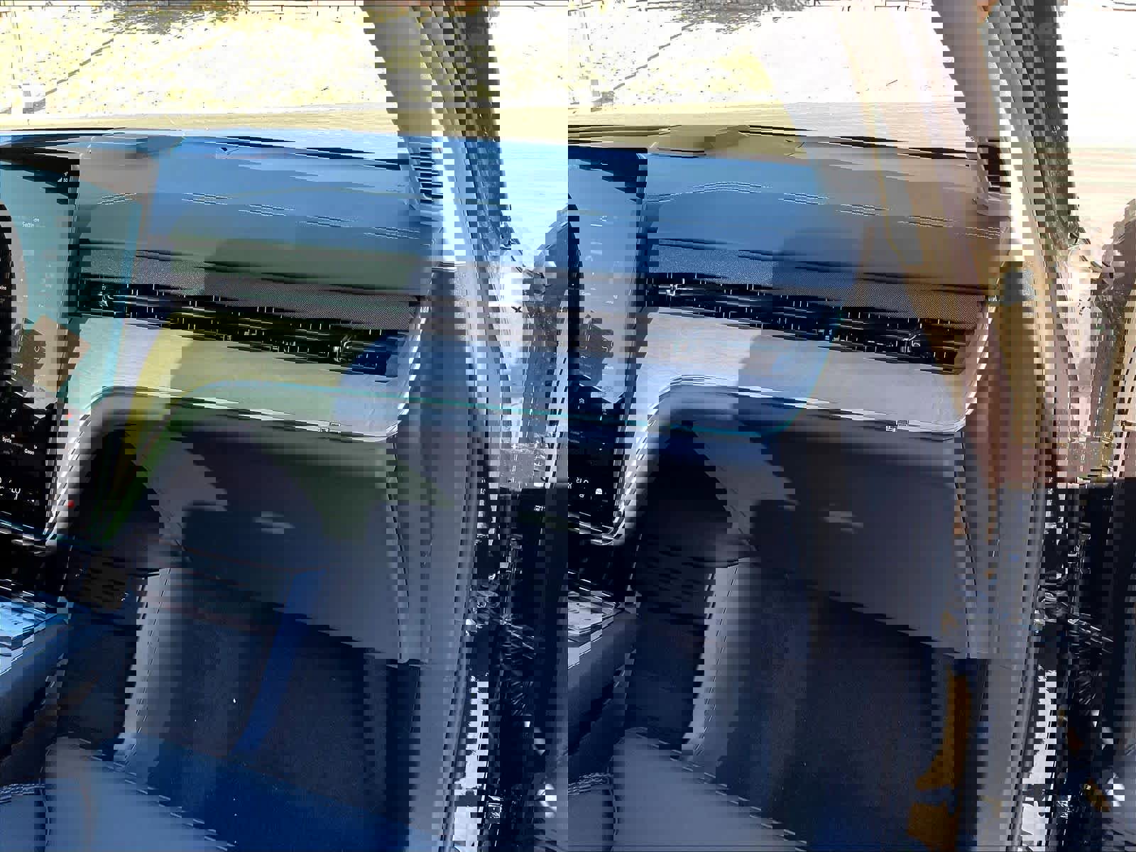 New 2025 Volvo EX90 Plus w/ Protection Package Premier image 29