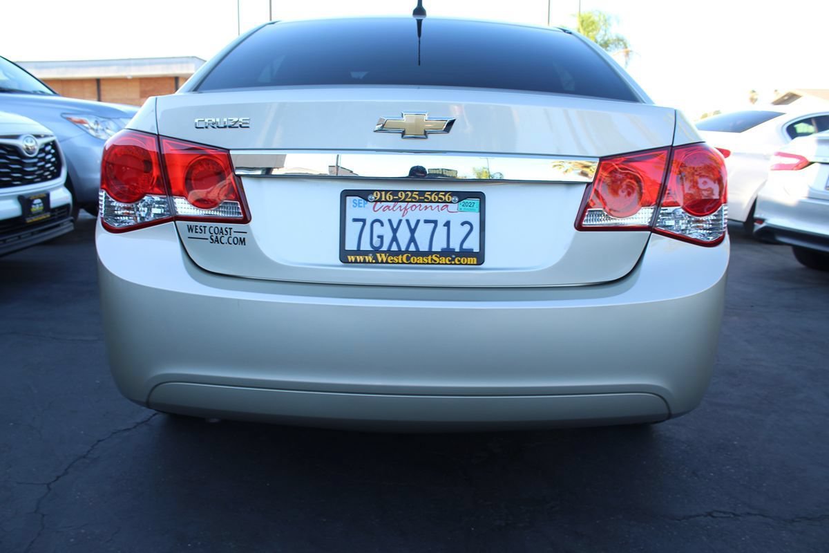 Used 2014 Chevrolet Cruze LS FWD image 13