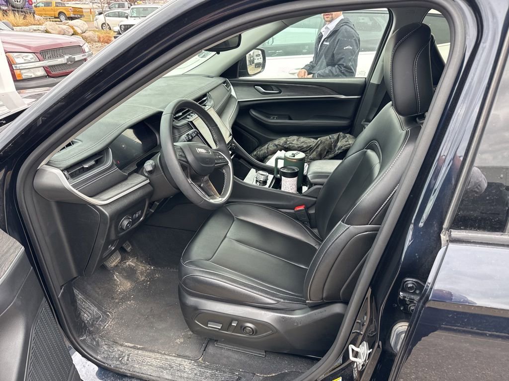 Used 2023 Jeep Grand Cherokee Limited image 9