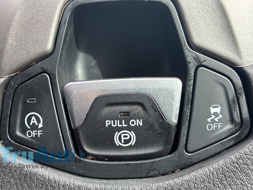 Used 2020 Jeep Compass Latitude FWD image 33