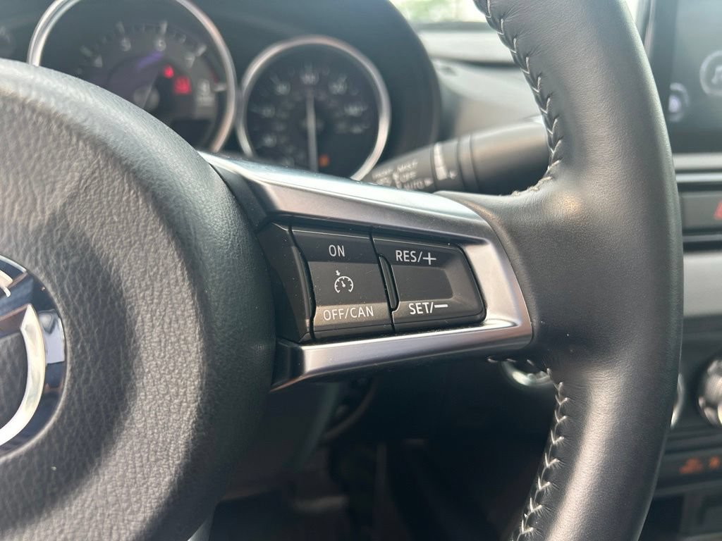 Used 2022 MAZDA MX-5 Miata RF Grand Touring RWD image 11