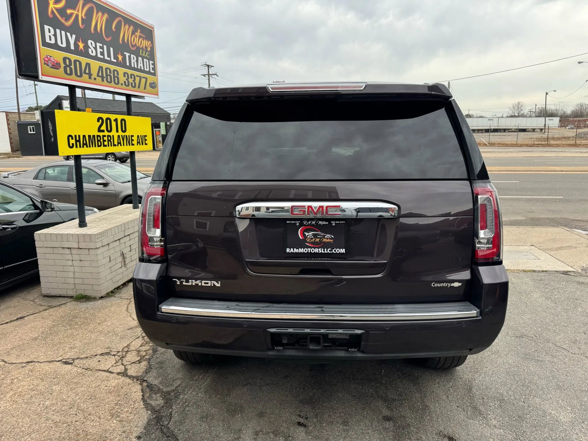 Used 2015 GMC Yukon Denali w/ Open Road Package image 4