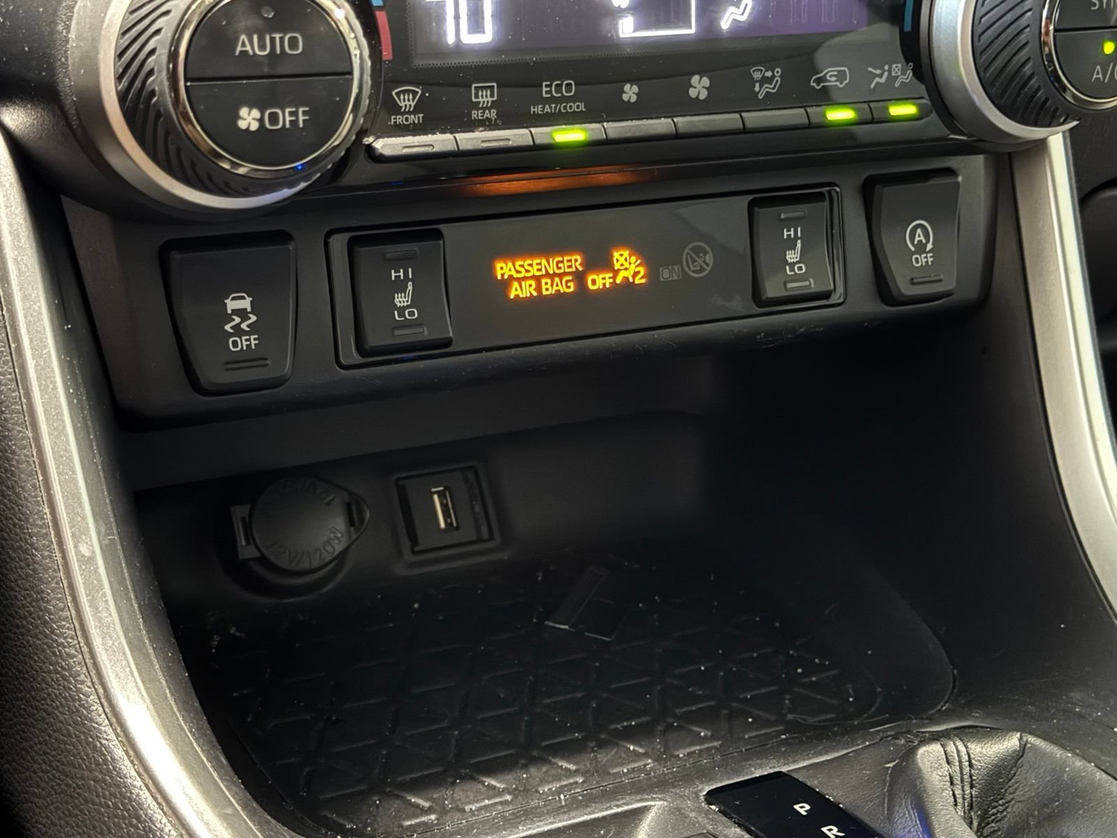 Used 2020 Toyota RAV4 XLE Premium AWD/4WD image 22