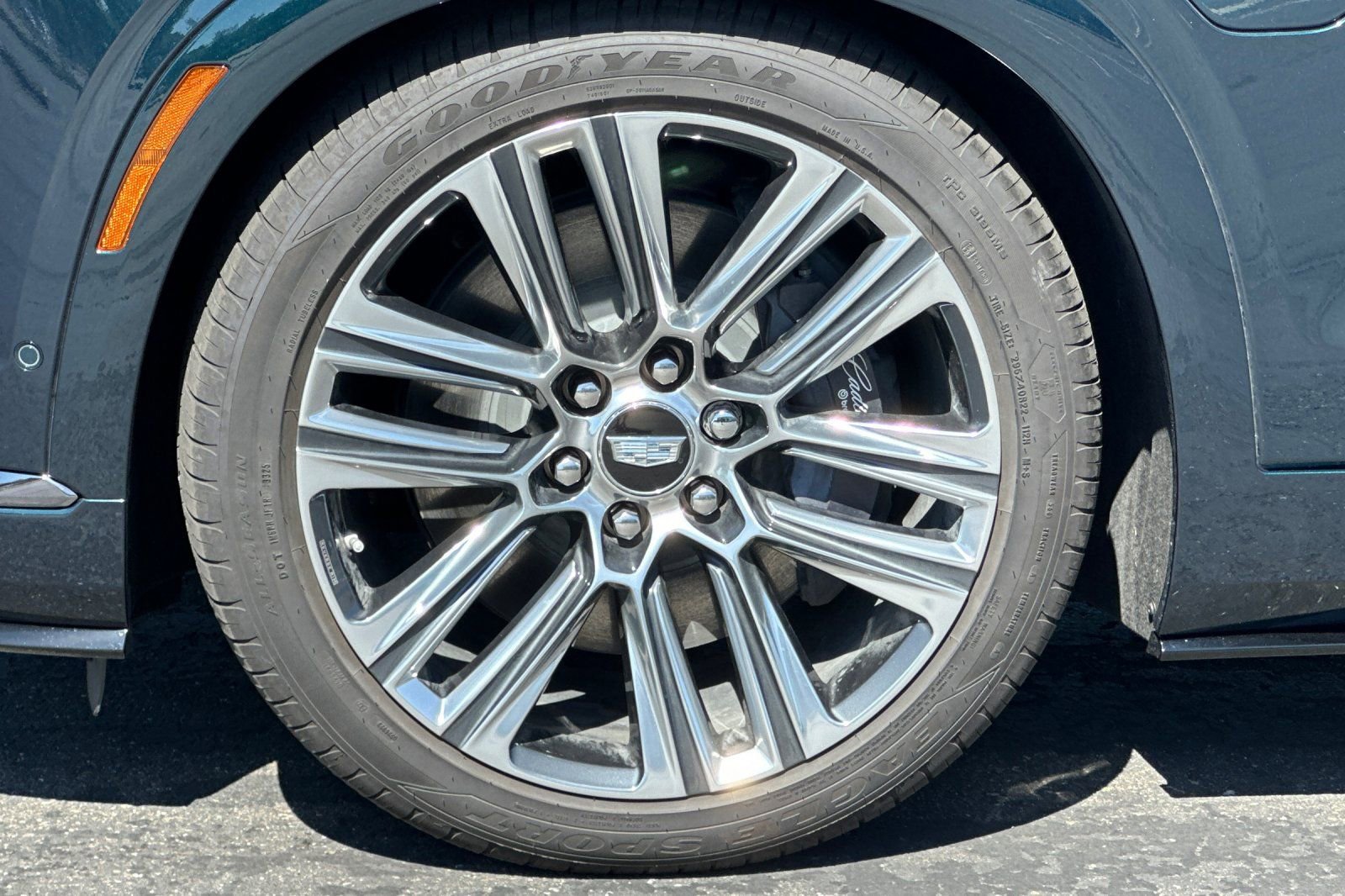 Certified 2026 Cadillac Vistiq Platinum w/ LPO, Floor Liner Package AWD/4WD image 44