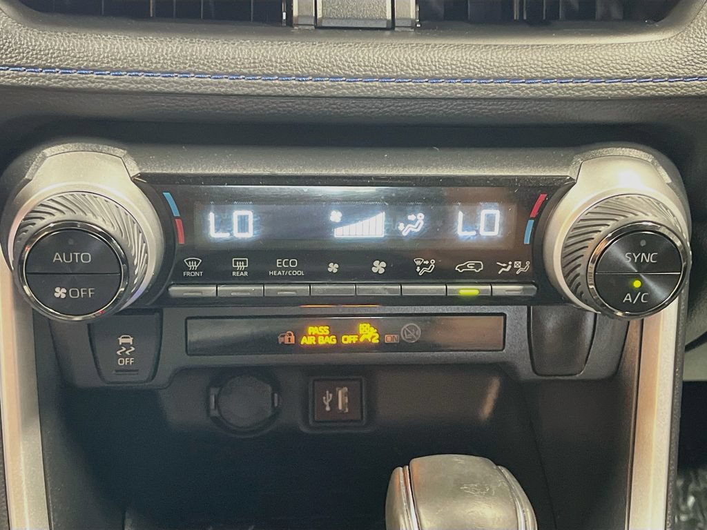 Used 2024 Toyota RAV4 SE AWD/4WD image 16